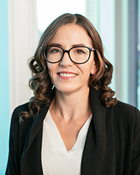 Trena Grimoldby, commissaire