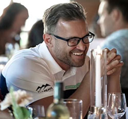 Josh Vass, SR/WA - Vice-président de l’expansion des affaires, Aurora Land Consulting Ltd.